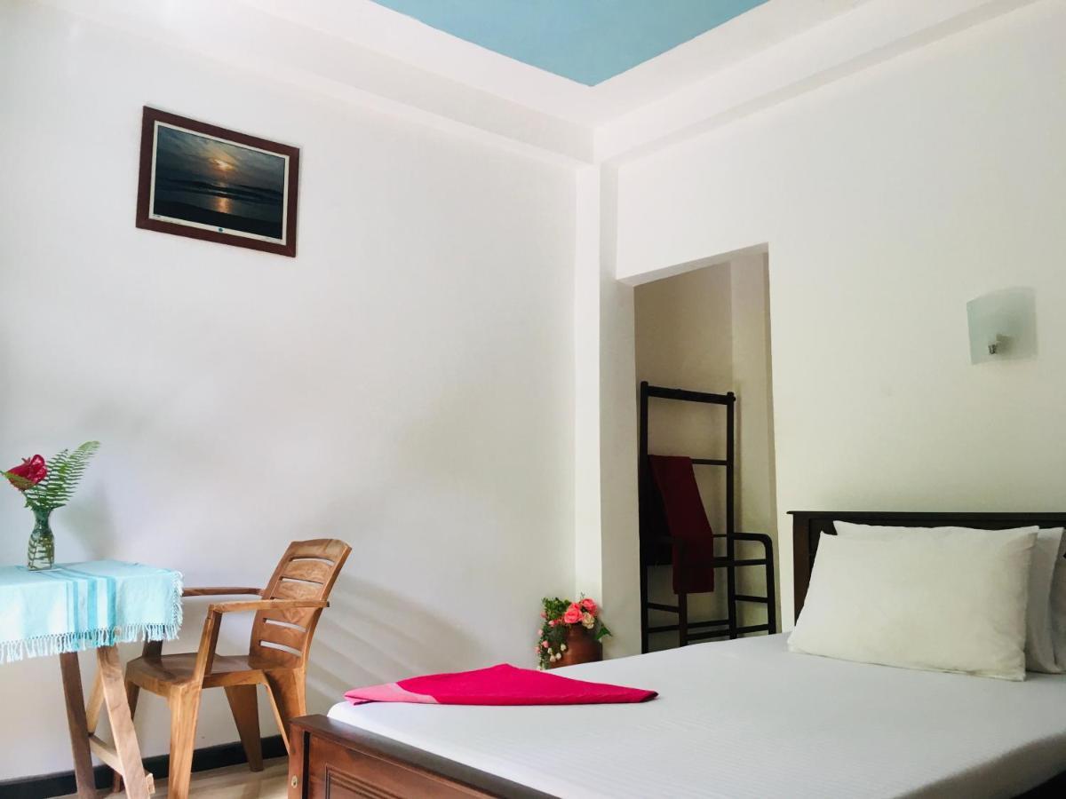 Anthony Guesthouse Hikkaduwa Dış mekan fotoğraf