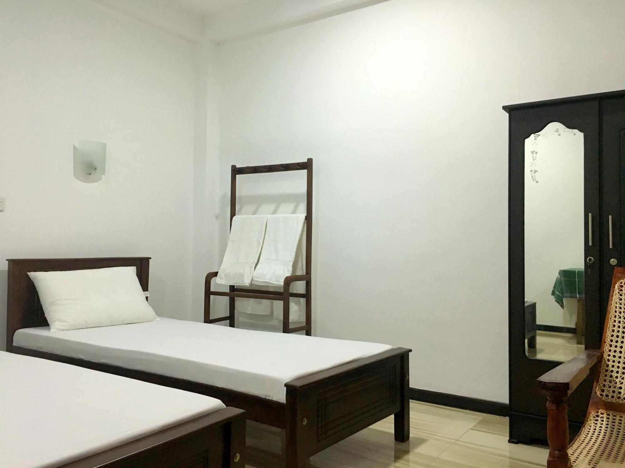 Anthony Guesthouse Hikkaduwa Dış mekan fotoğraf