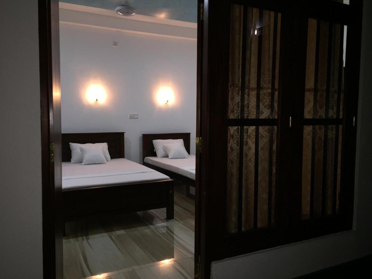 Anthony Guesthouse Hikkaduwa Dış mekan fotoğraf